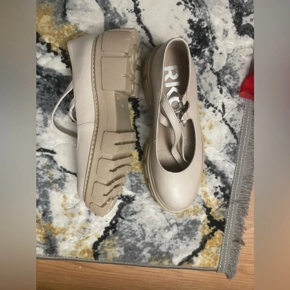 Pauline Style Shoes - Picture 3 of 7